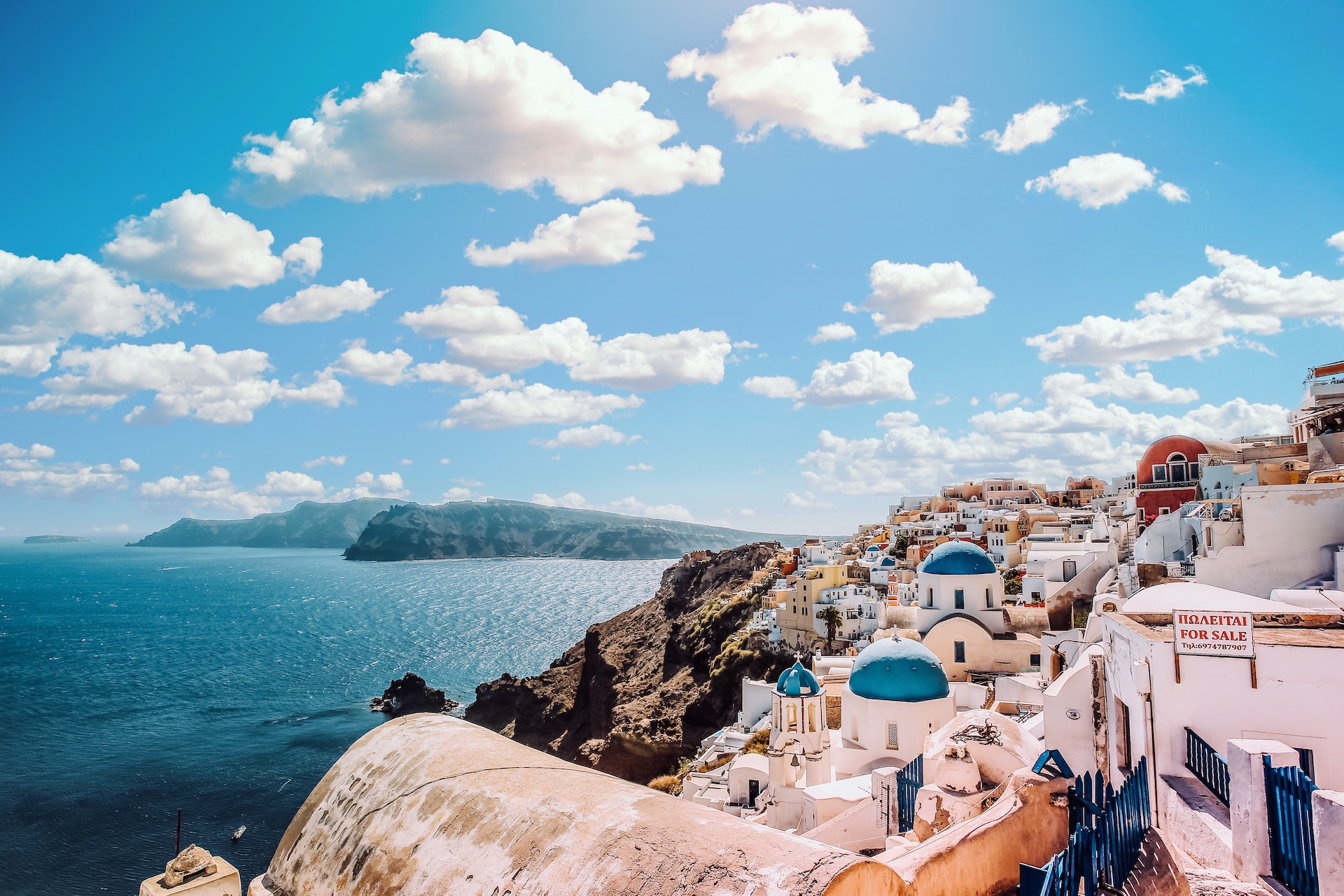 Santorini Getaway: 5-Day Adventure with Exclusive Deals